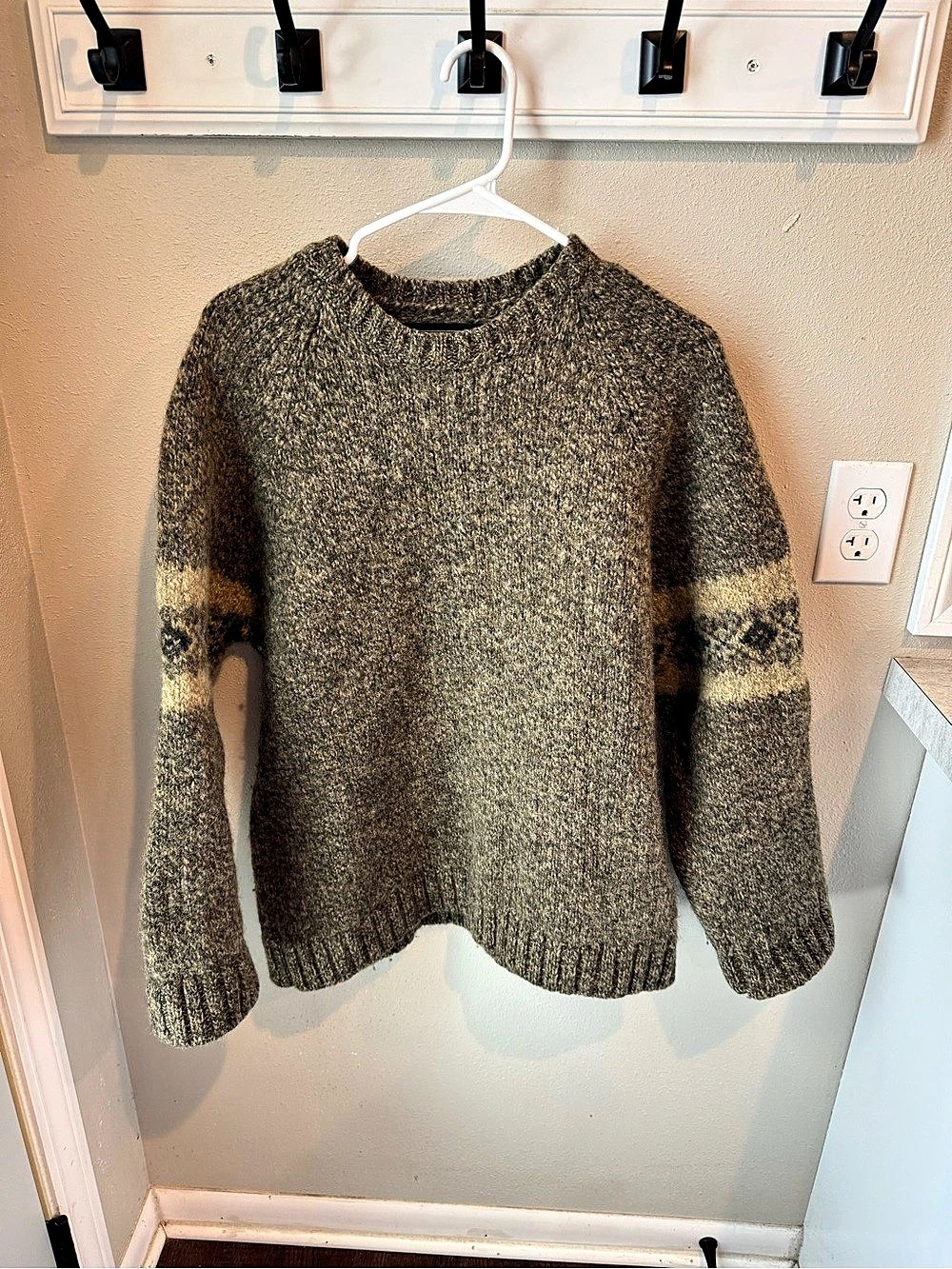 Abercrombie & Fitch Vintage Wool Fair Isle Sleeve Crewneck Sweater